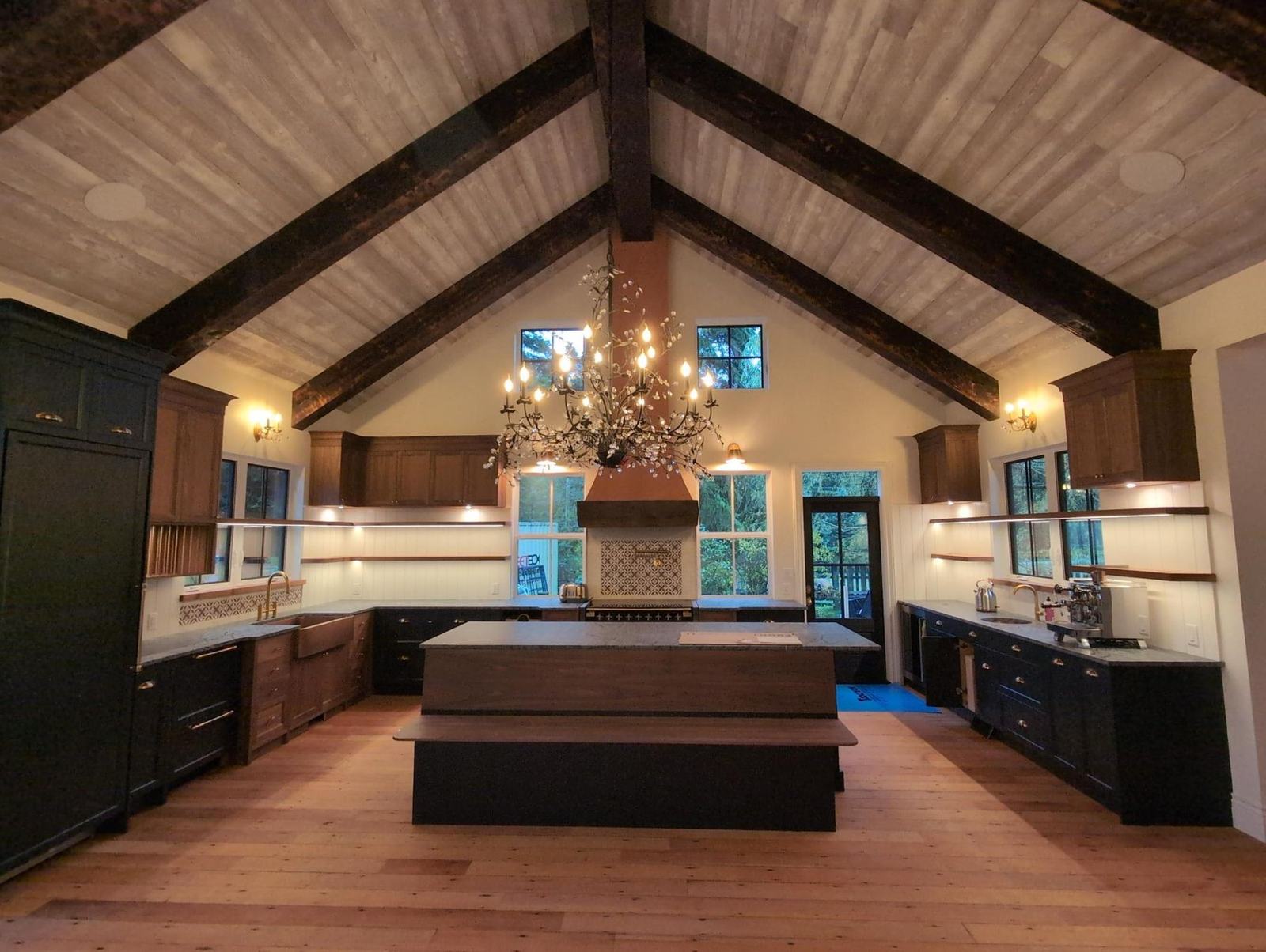 Indoor lighting installation